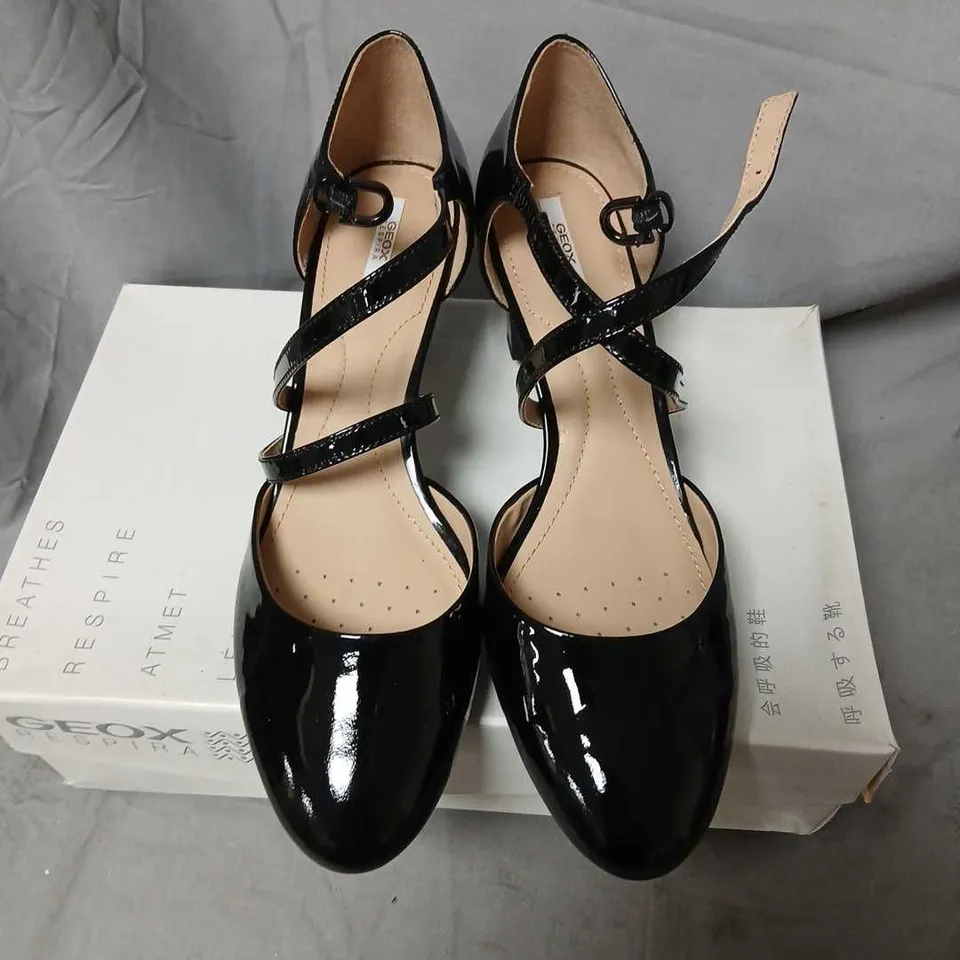 GEOX MARIE CLAIRE BLACK PATENT LEATHER HEELED SANDALS – UK 7 (EU 40) 