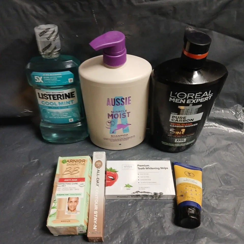 APPROXIMATELY 10 ASSORTED HEALTH & BEAUTY PRODUCTS TO INCLUDE AUSSIE SHAMPOO, TEETH WHITENING STRIPS, HAND CREAM ETC