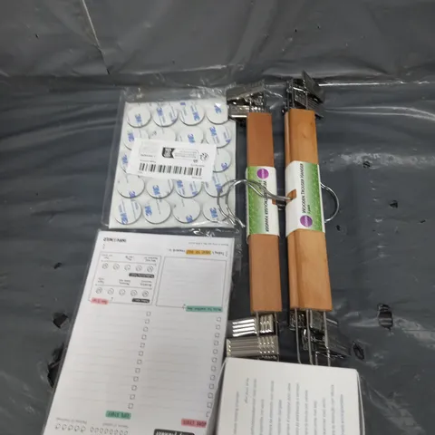 APPROXIMATELY 10 ASSORTED HOUSEHOLD ITEMS TOO INCLUDE HANGERS , HOLDING CHAMBER , DAILY PLANNER , ETC