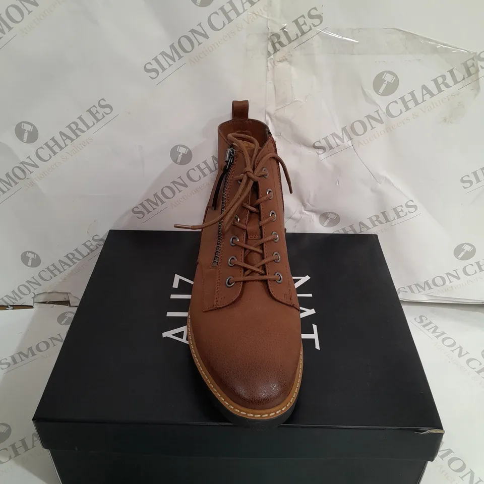 BOXED NATURALIZER BROWN LEATHER BOOTS SIZE 7