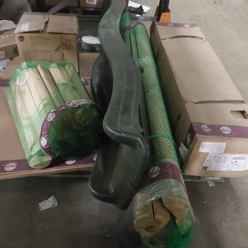 PALLET OF ASSORTED PLUM TREE HOUSE/TOY PARTS
