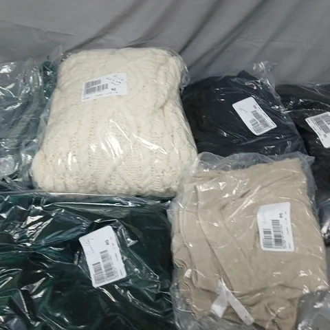 LARGE BOX OF APPROX 15 ASSORTED CLOTHING ITEMS