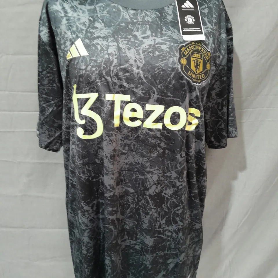 MANCHESTER UNITED ADIDAS FOOTBALL SHIRT - UK L SLM FIT