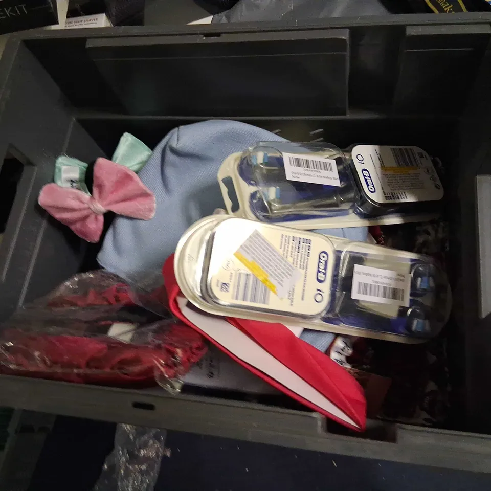 APPROXIMATELY 20 ASSORTED HEALTH AND BEAUTY PRODUCTS 