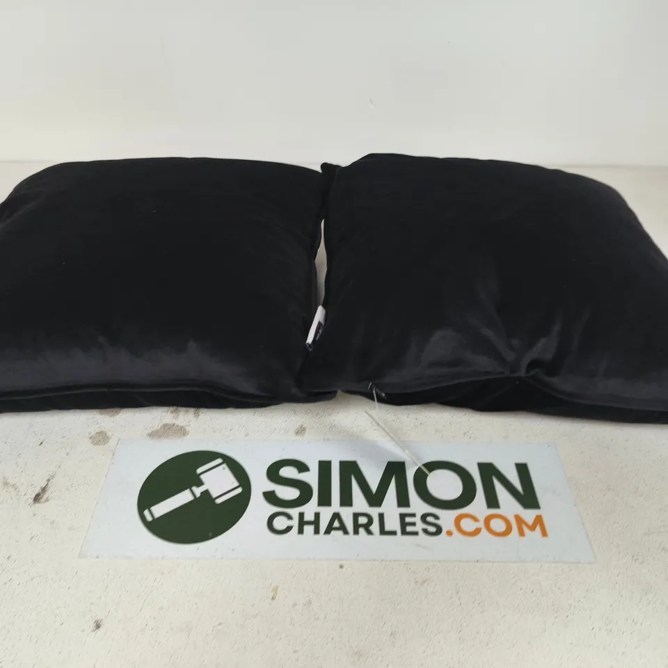 LOT OF 2 VELVET PIPED CUSHIONS BLACK