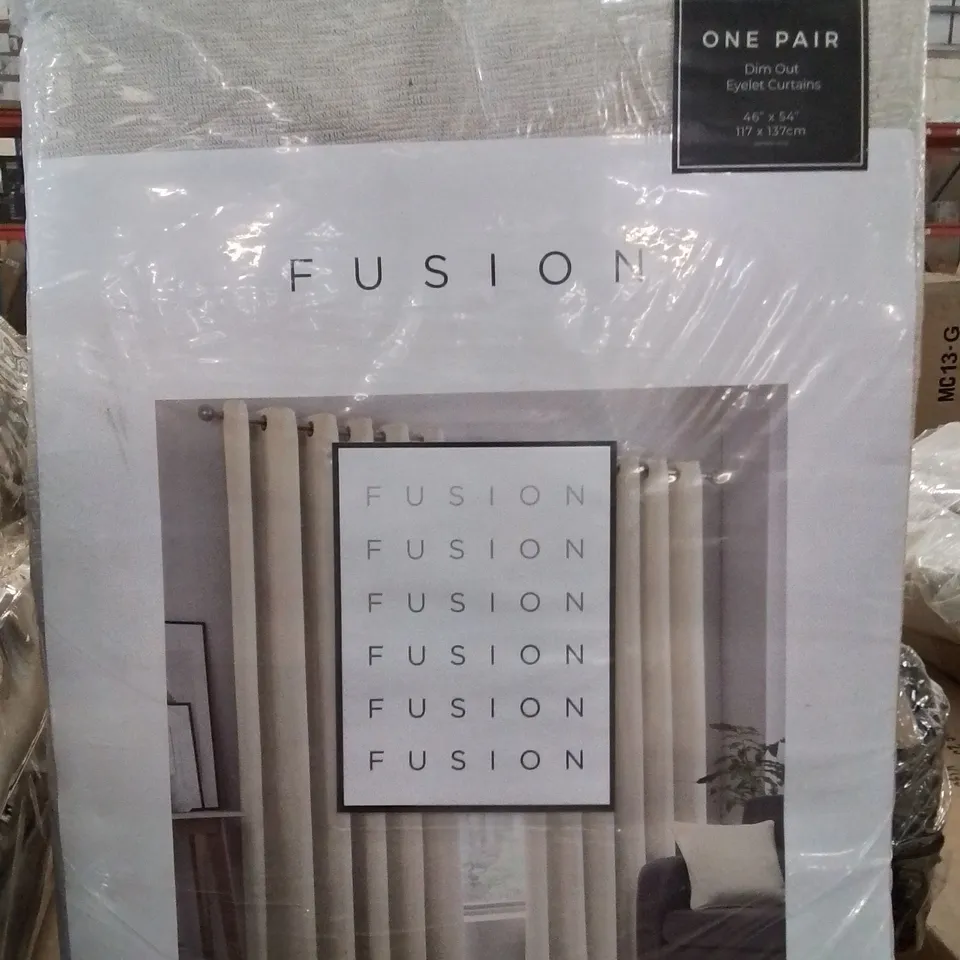 BAGGED FUSION EYELET ROOM DIM OUT CURTAINS 117 × 137CM -NATURAL-