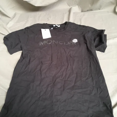 MONCLER 2XL BLOCK TITLE SHIRT
