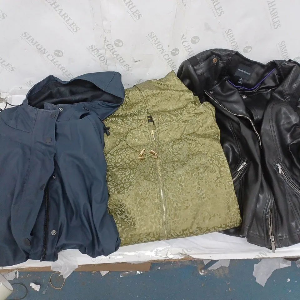 BOX OF 8 ASSORTED CLOTHING ITEMS TO INCLUDE BLACK ZIP UP JACKET, ETC