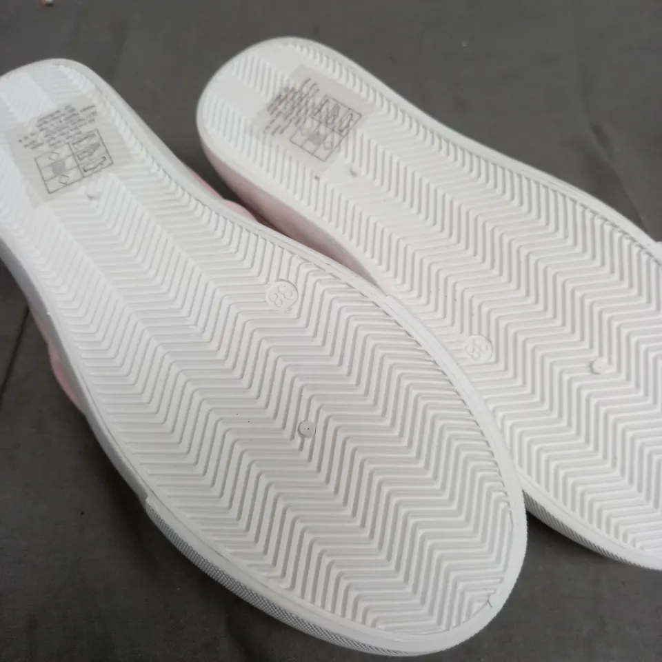 BOX OF 10 LOW BOW PINK SHOES 