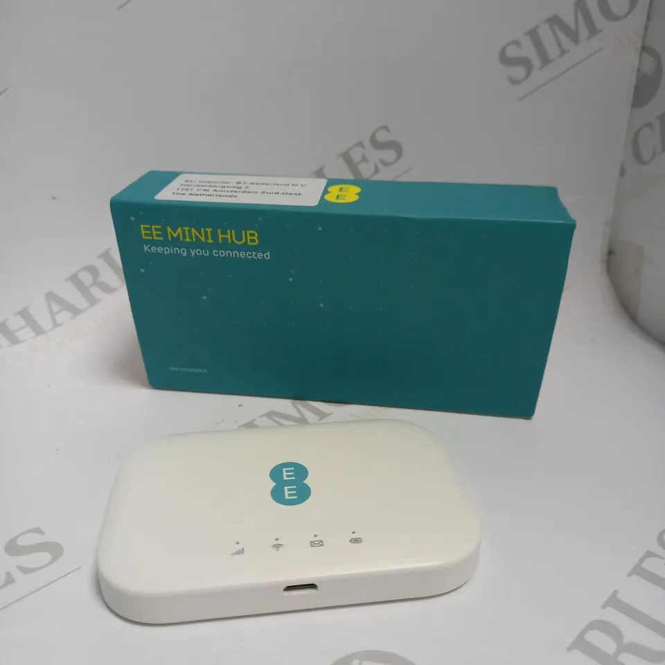 BOXED EE MINI HUB 