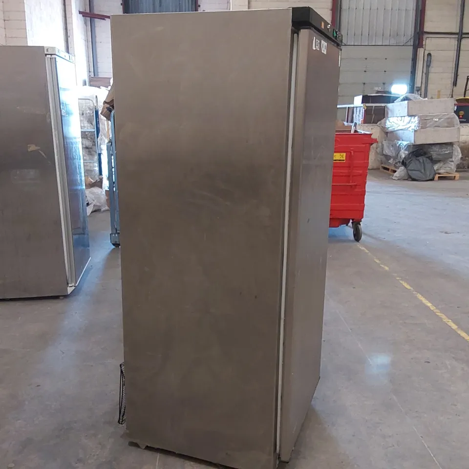 COMMERCIAL L500XF FRIDGE OR FREEZER (UNSPECIFIED)