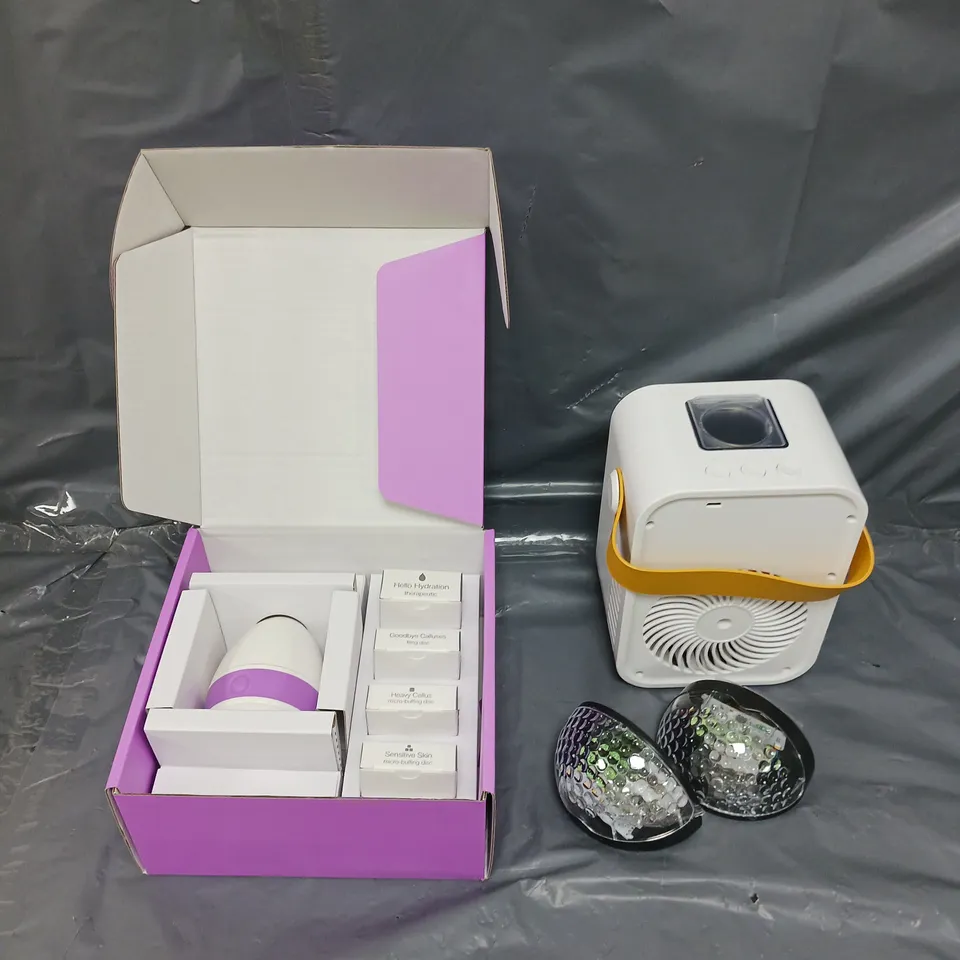 APPROXIMATELY 10 ASSORTED HOUSEHOLD PRODUCTS TO INCLUDE COOLING FAN, WALL LIGHTS, SUNGLASSES ETC