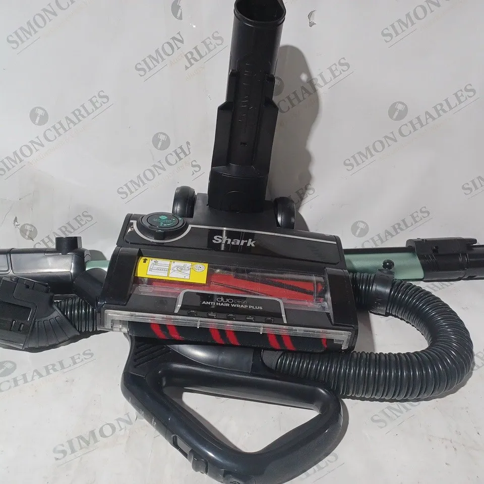 SHARK STRATOS UPRIGHT VACUUM CLEANER WITH PET-TOOL & CAR KIT NZ860UK - COLLECTION ONLY