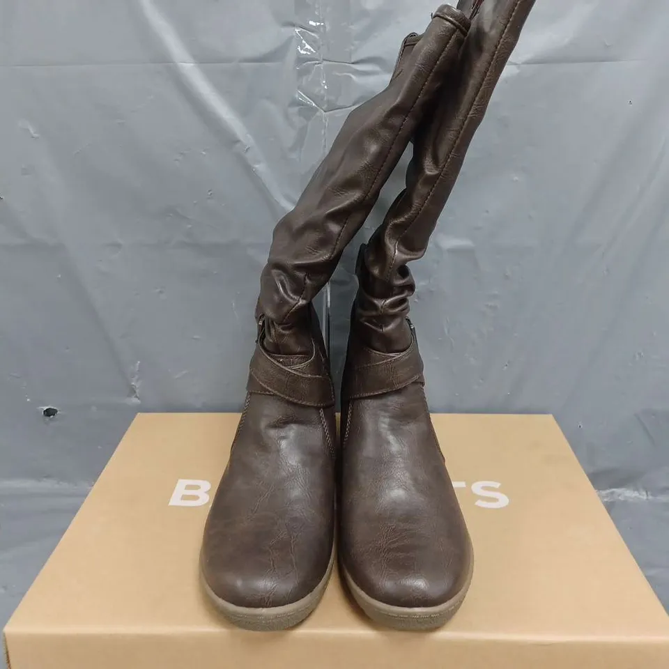 8 BOXED BARRATTS STRAP AND ROUCHE WEDGE HIGH LEG VIXEN BOOTS - SIZE 6