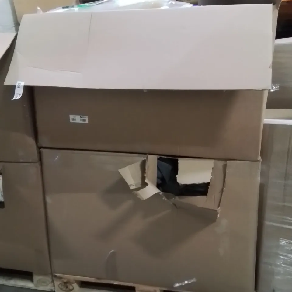 PALLET CONTAINING A LARGE QUANTITY OF BEDDING PRODUCTS SUCH AS:DUVET,PILLOWS 