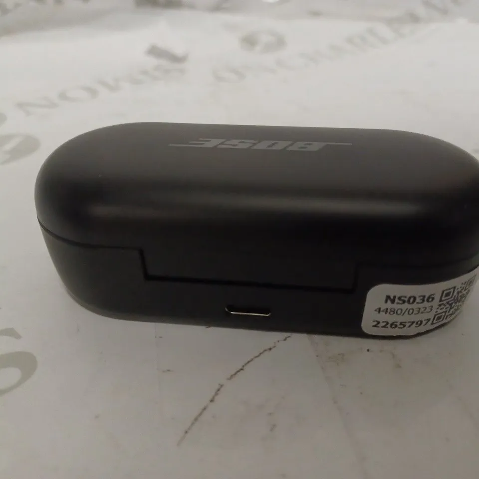BOSE QUIETCOMFORT IN-EAR HEADPHONES, BLACK