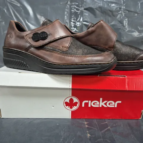 BOXED PAIR OF RIEKER WEDGE SHOES IN BROWN SIZE 6.5