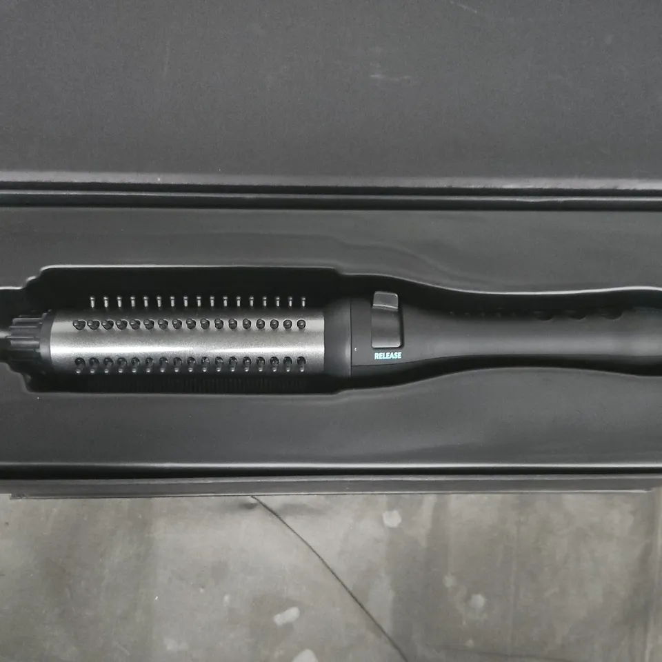 REVAMP PROGLOSS VOLUME & WAVE HOT AIR BRUSH