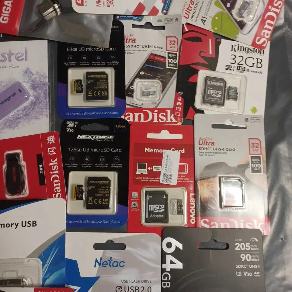 LOT OF APPROXIMATELY 50 ASSORTED MEMORY ITEMS TO INCLUDE SANDISK, KINGSTON AND INTEGRAL