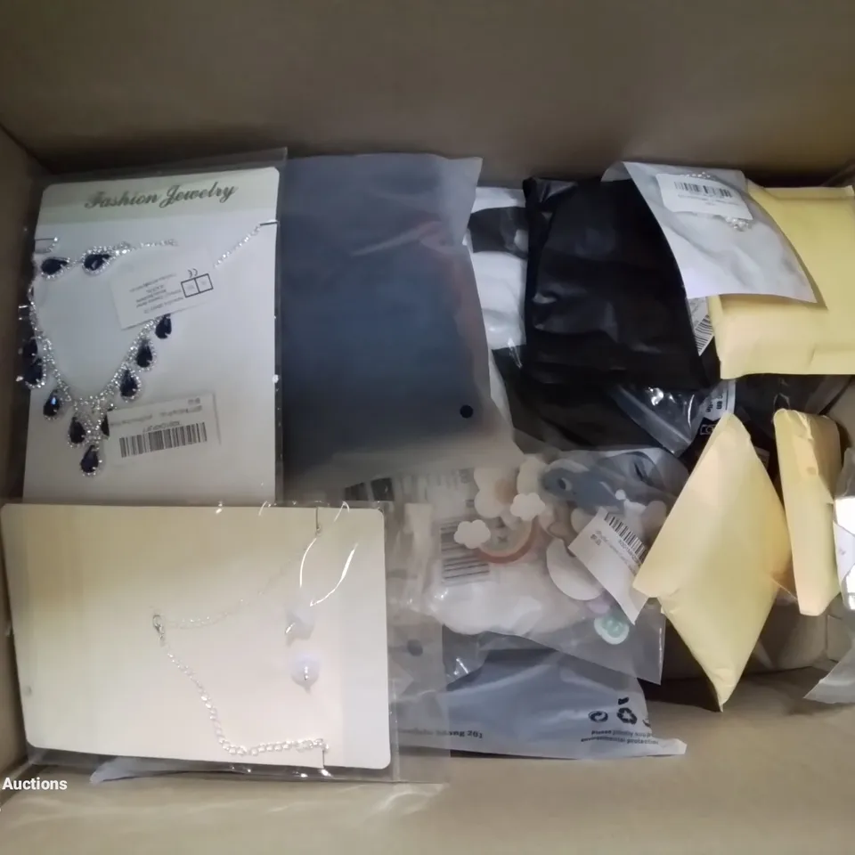 BOX CONTAINING LARGE AMOUNT OF FASHION ITEMS, CLOTHING, SILVER PLATE/STERLING SILVER DRESS UP/COSTUME JEWELLERY ETC.