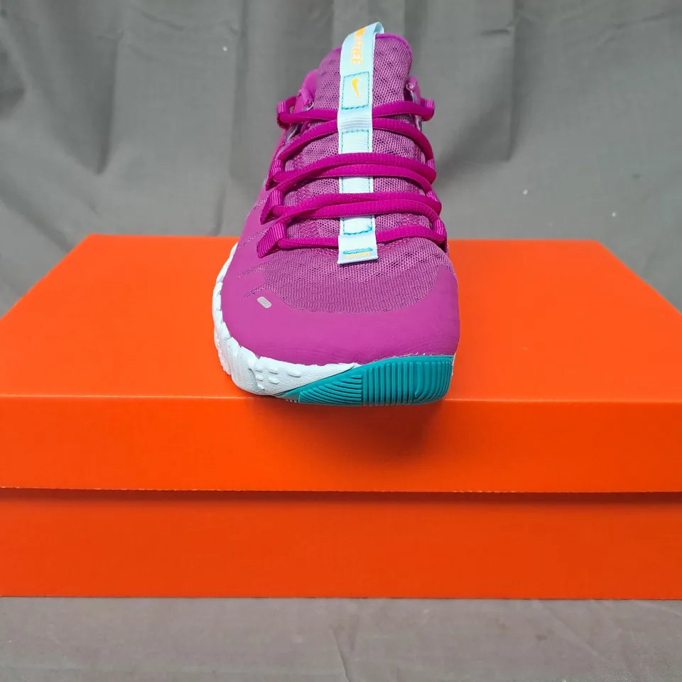 BOXED PAIR OF NIKE FREE METCON 5 SHOES IN VIOLET UK SIZE 5