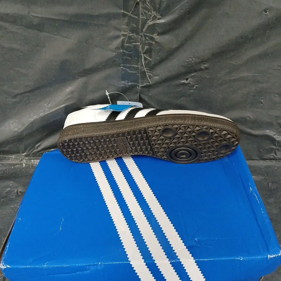 BOXED PAIR OF ADIDAS SAMBA OG WHITE UK 6.5