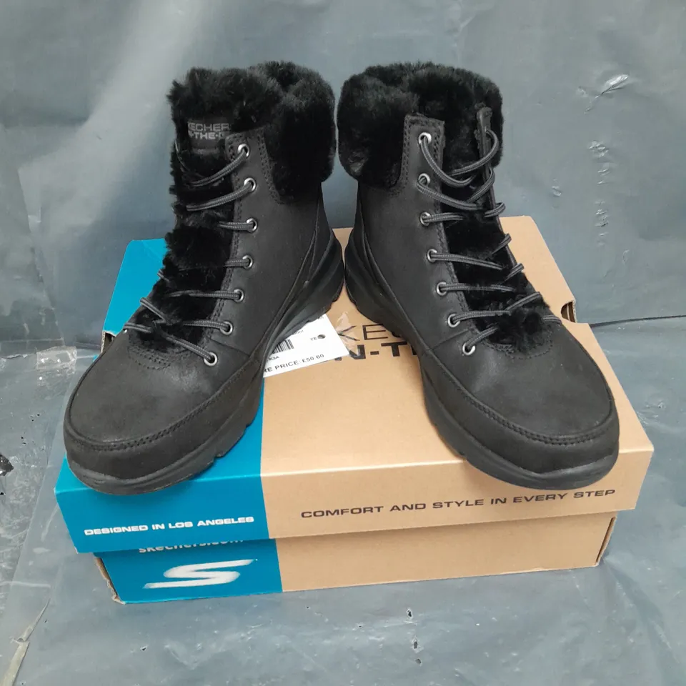 BOXED PAIR OF SKECHERS GLACIAL ULTRA BOOT IN BLACK SIZE UK 3.5