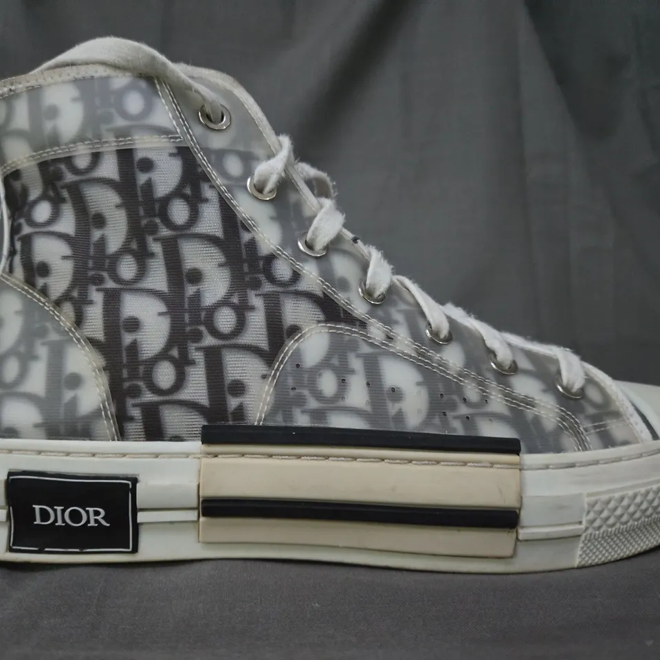 BOXED PAIR OF DIOR B23 HIGH-TOP SNEAKERS IN BLACK/WHITE EU SIZE 40