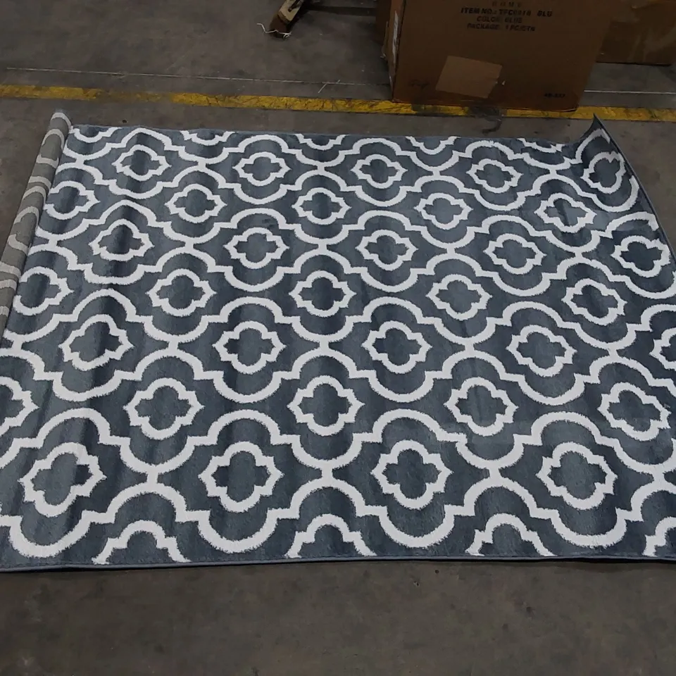 MIST TRADITIONAL RUG - BLUE // SIZE: 160 X 220cm