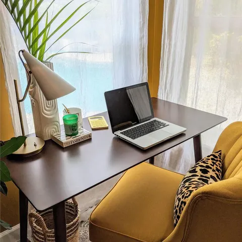 BOXED NOVOGRATZ BRITTANY DESK - WALNUT (1 BOX)