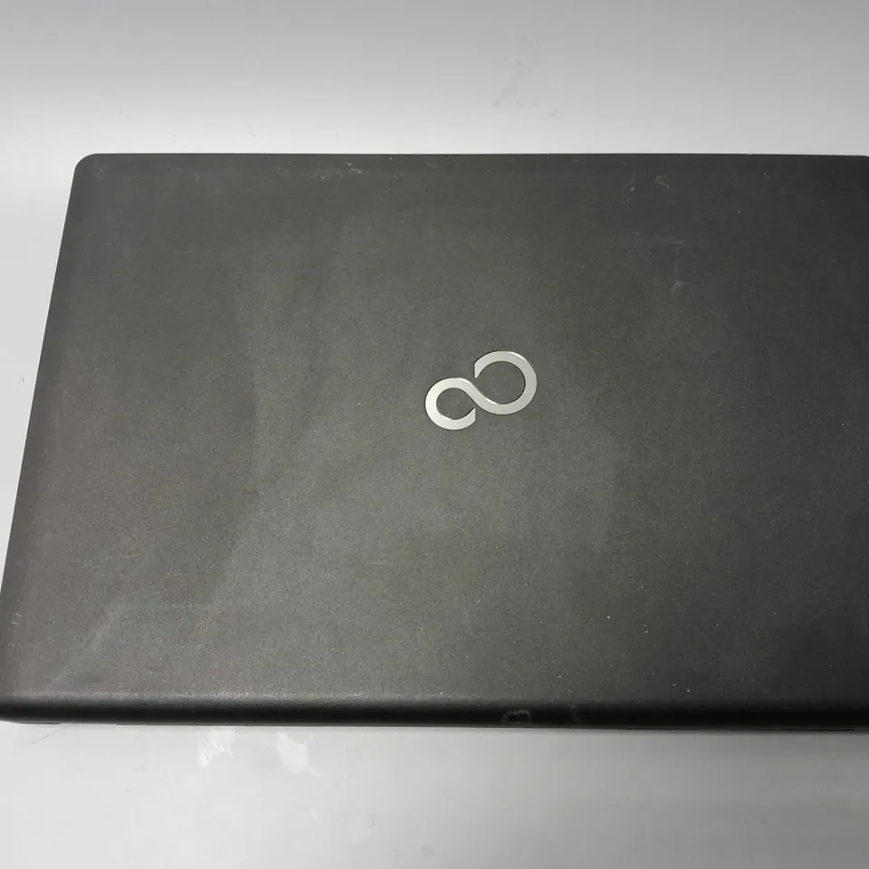 FUJITSU LIFEBOOK A555 LAPTOP 