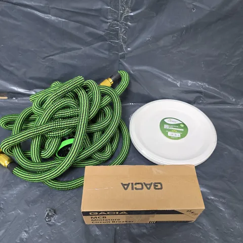 APPROXIMATELY 15 ASSORTED HOUSEHOLD PRODUCTS TO INCLUDE HOSE PIPE, DISPOSABLE PLATES, CONTAINERS ETC 