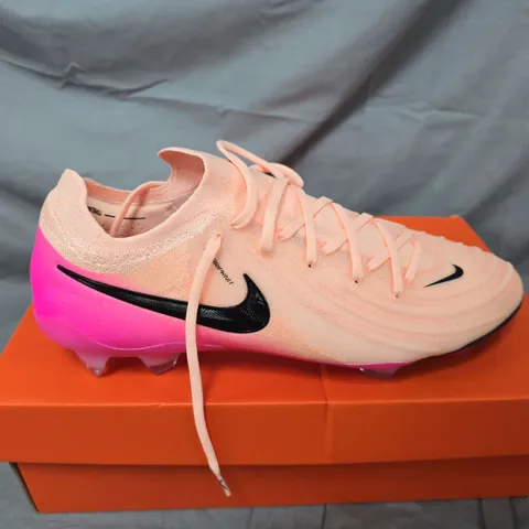 BOXED PAIR OF NIKE PHANTOM GX II ELITE FG IN CRIMSON TINT - UK 8