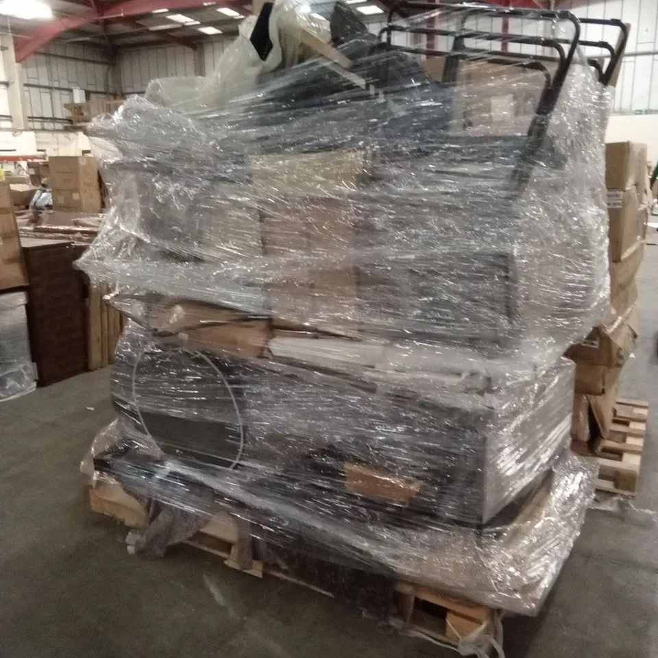 PALLET OF DESIGNER FURNITURE AND FURNITURE PARTS 