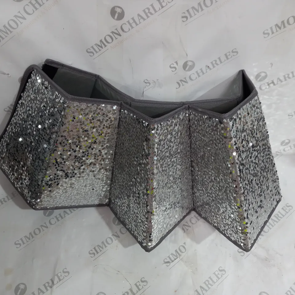 UNBRANDED SEQUIN TREE SKIRT IN SLVER