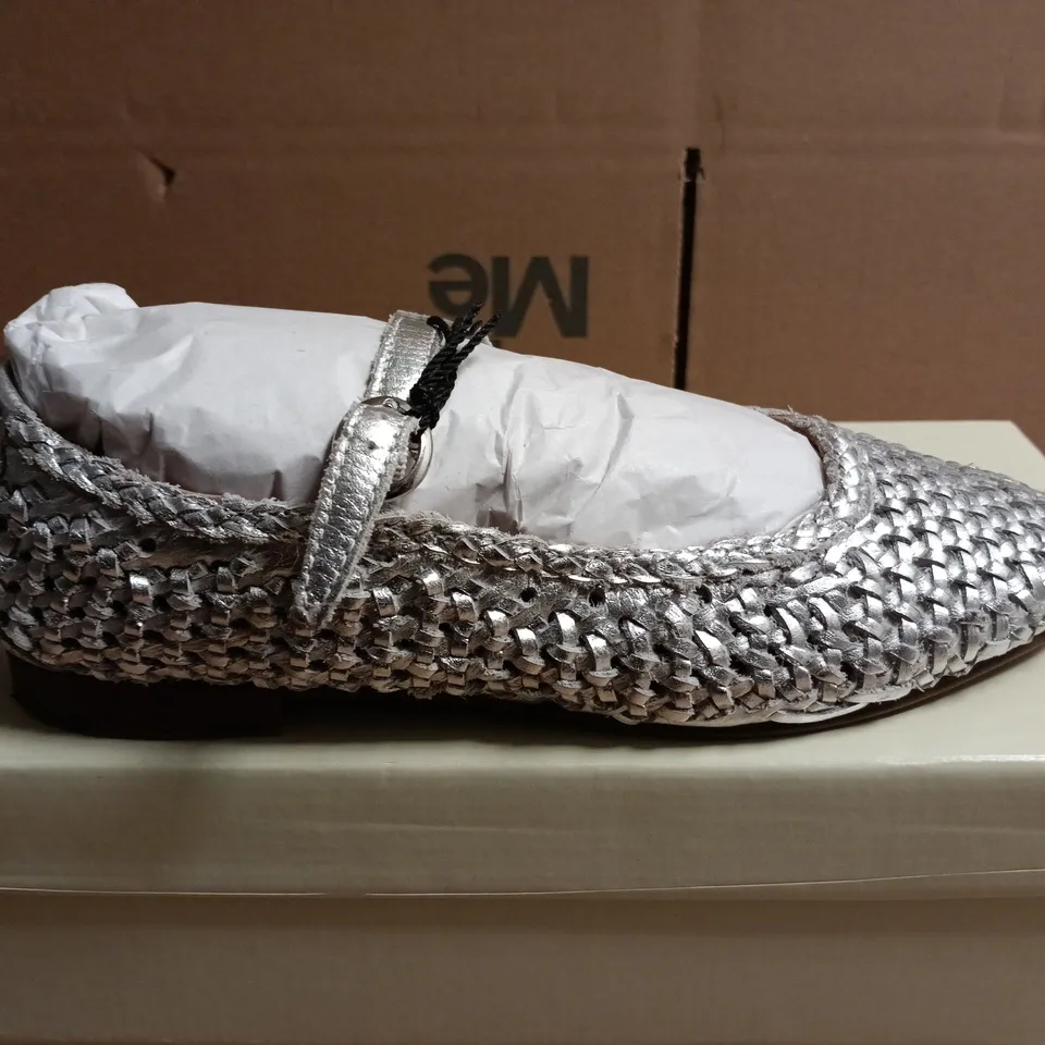 OFF THE HOOK LONDON REGENT SILVER WOVEN FLATS - UK SIZE 3 