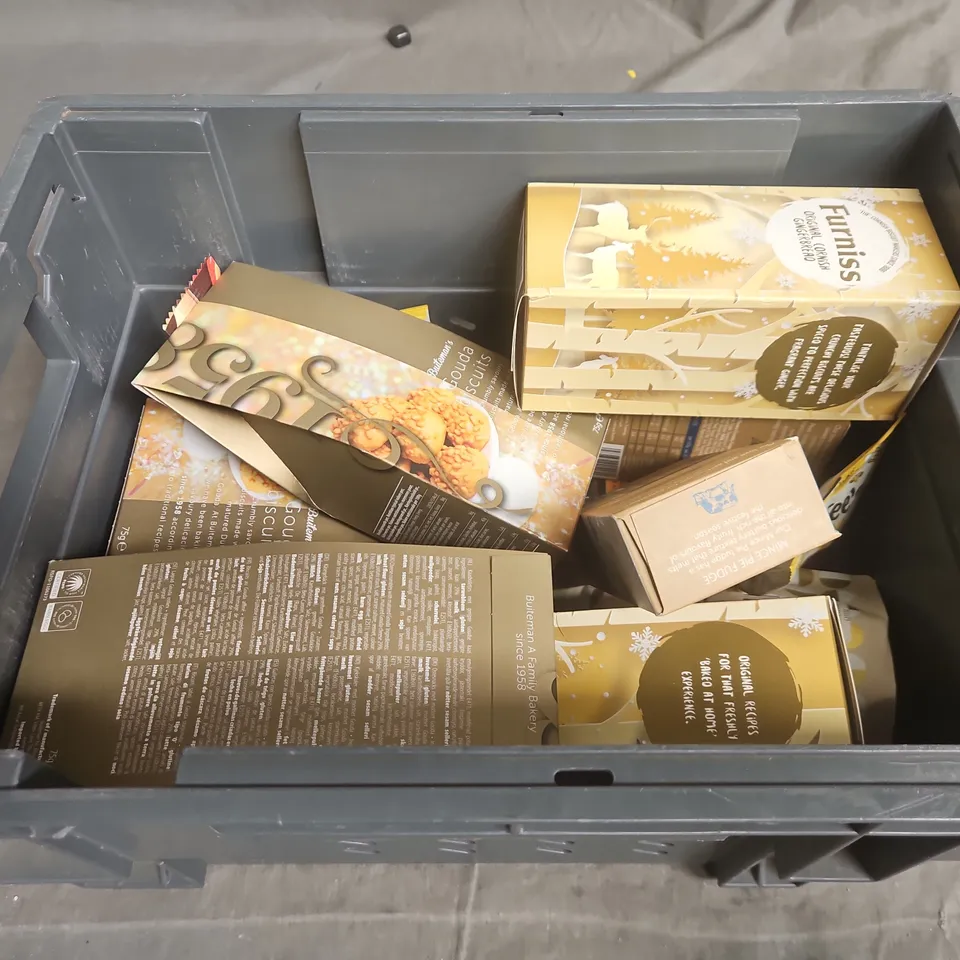 TOTE OF APPROXIMATELY 11 ASSORTED FOOD AND DRINK ITEMS TO INCLUDE GINGERBREAD , BUTTERMILK MINCE PIE FUDGE , ETC