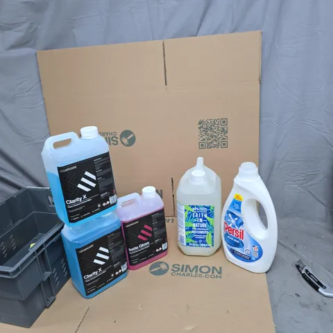 TOTE OF 2X GLASS CLEANER AND PANEL WIPE, GLOSS ENHANCING WAX ADDITIVE, LAUNDRY LIQUID AND PERSIL NON BIO