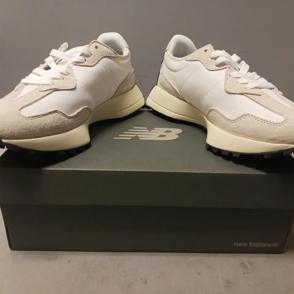 BOXED PAIR OF NEW BALANCE 327 SHOES IN WHITE/BLACK UK SIZE 6