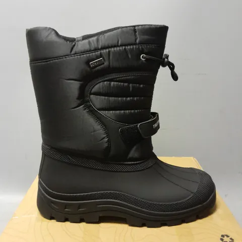 BOXED TRESPASS DODO BLACK BOOTS - UK 8 