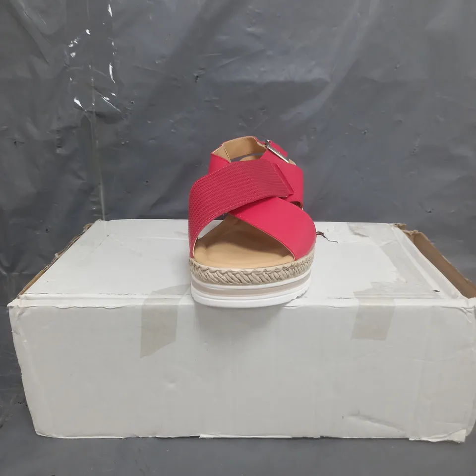ADESSO CROSS WEDGE SANDALS RED SIZE 6