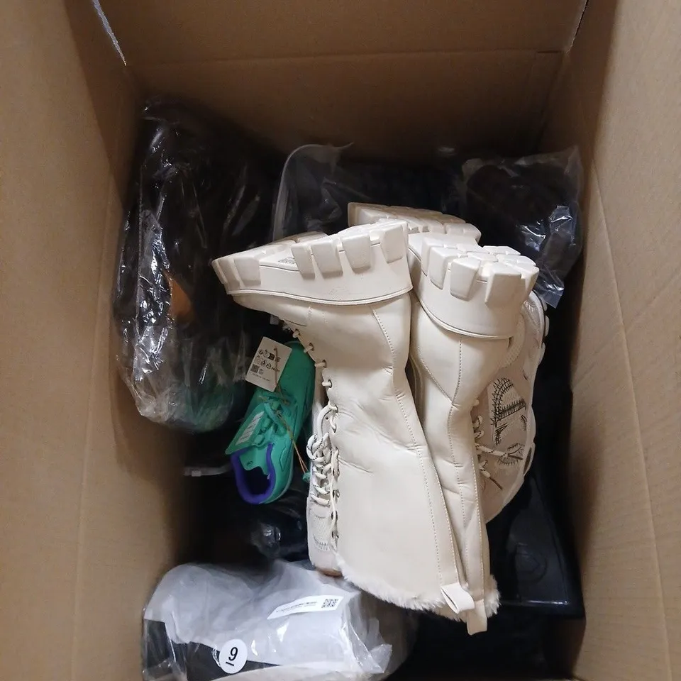 BOX OF APPROXIMATELY 15 ASSORTED FOOTWEAR ITEMS TO INCLUDE BOOTS, TRAINERS, CHILDRENS TRAINERS ETC