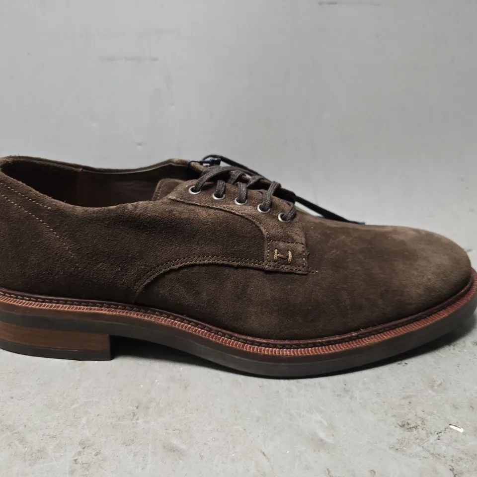 HACKETT LONDON EGMONT VELVET SHOE - SIZE 43