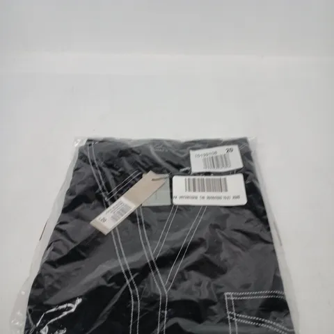 ROMAN STITCH DETAIL SHIRT β BLACK, SIZE 20