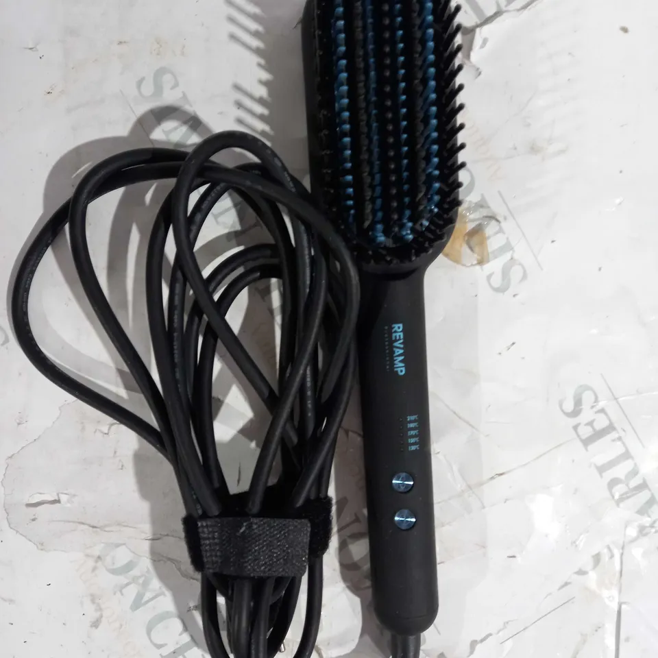 REVAMP PROGRLOSS DEEPFORM CERAMIC STRAIGENING BRUSH 