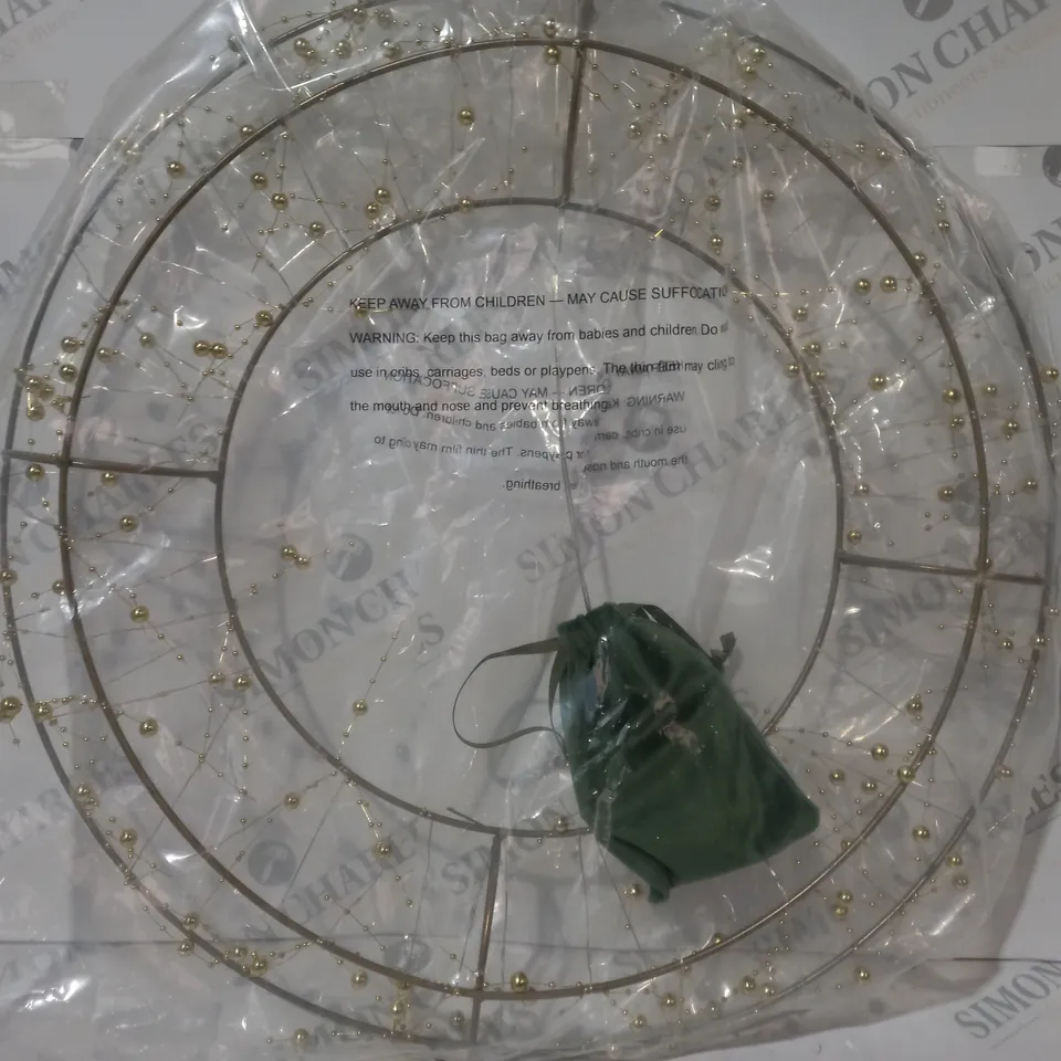 BOXED SARA DAVIES GOLD PRE-LIT BEADED WREATH