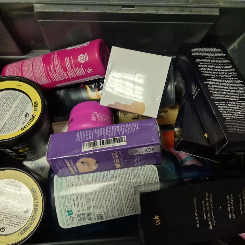 APPROXIMATELY 20 ASSORTED COSMETICS ITEMS TO INCLUDE HAIRBURST CONDITIONER (350ML), BIODERMA GENTLE CLEANSING GEL (1L), LOREAL ELNETT SATIN STYLING SPRAY (170ML), ETC