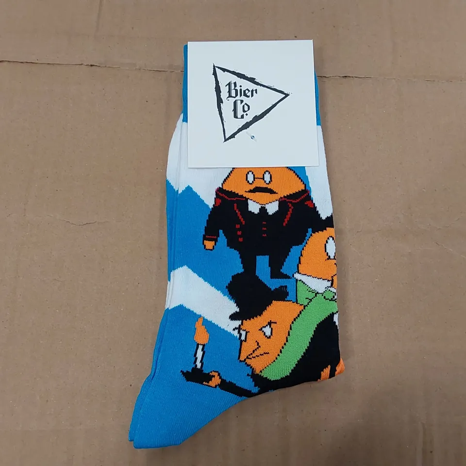 BOX OF APPROXIMATELY 360 PAIRS OF BRAND NEW BIER CO SOCKS (1 BOX)