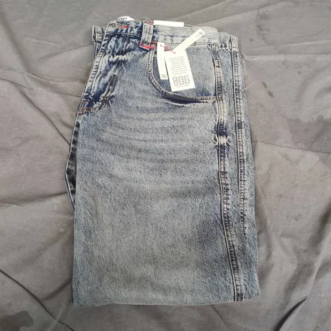 BDG SKATE JEANS – URBAN OUTFITTERS, MEN’S 30W X 32L, PALE WASHED BLUE DENIM