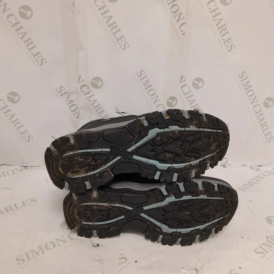 PAIR OF SKECHERS HIKING BOOTS CHARCOAL SIZE 5 1/2